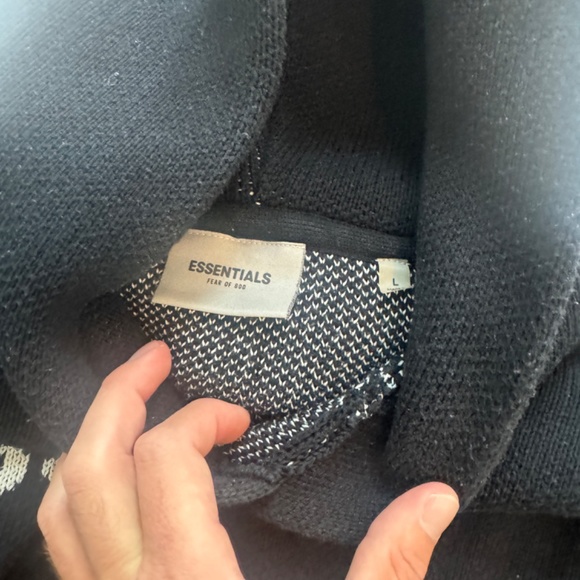 Essentials knit large rare - Picture 4 of 7